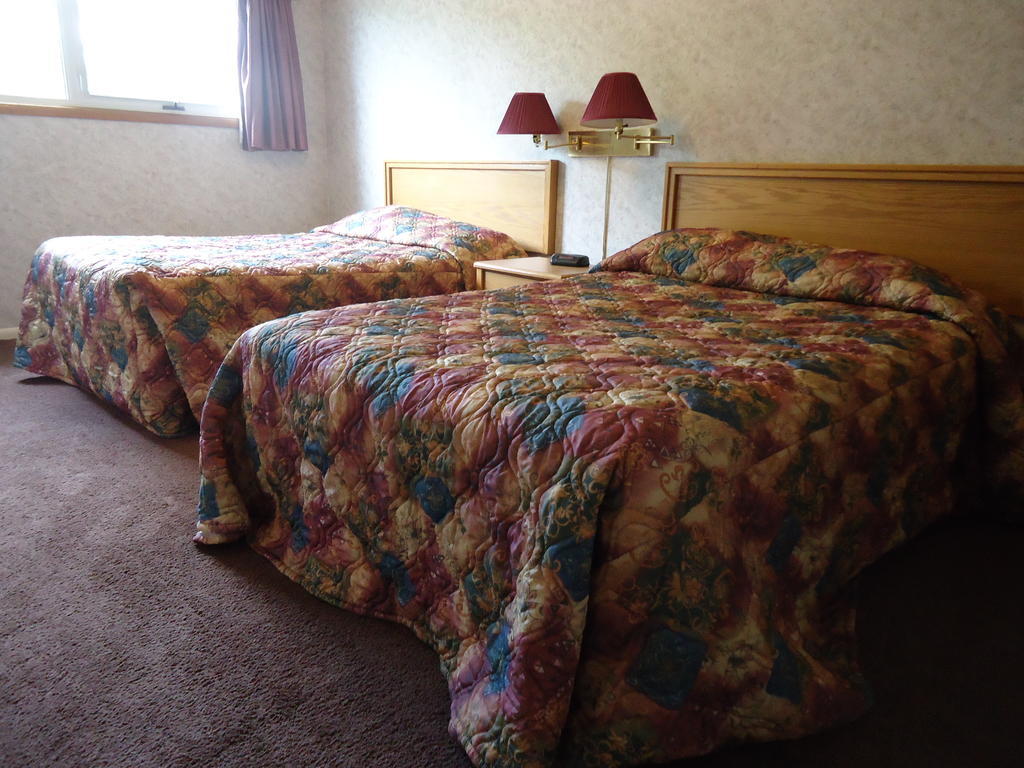 Lake-Vu Motel Kenora Phòng bức ảnh