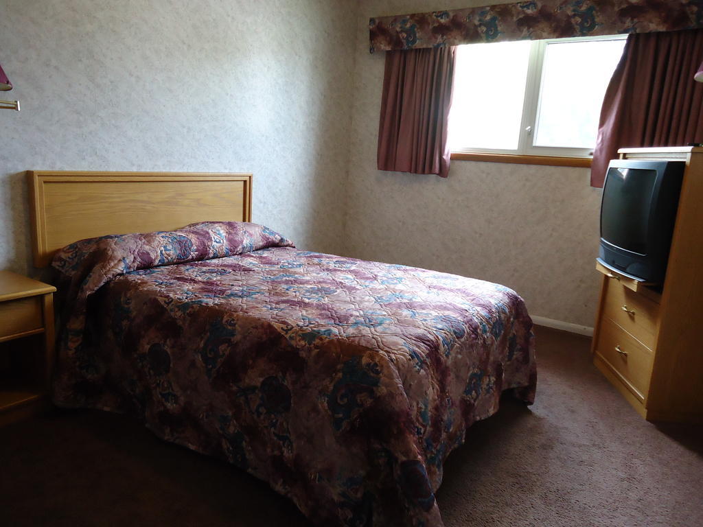 Lake-Vu Motel Kenora Phòng bức ảnh