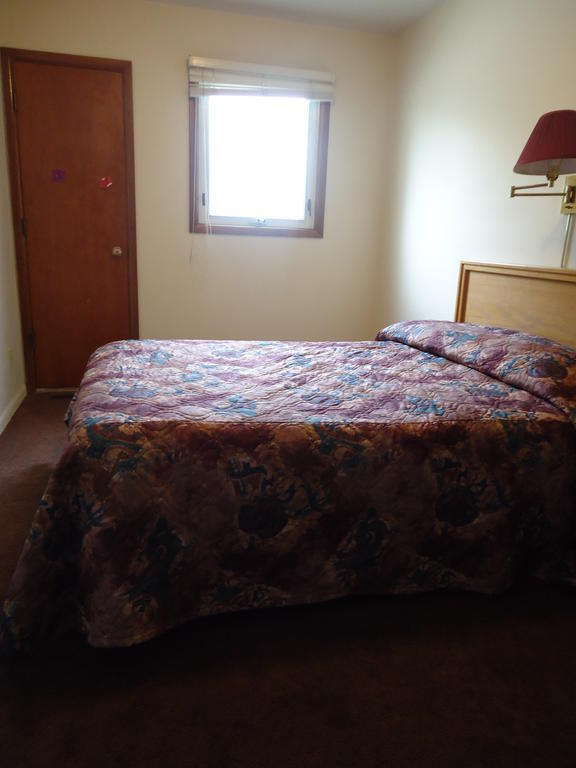 Lake-Vu Motel Kenora Phòng bức ảnh