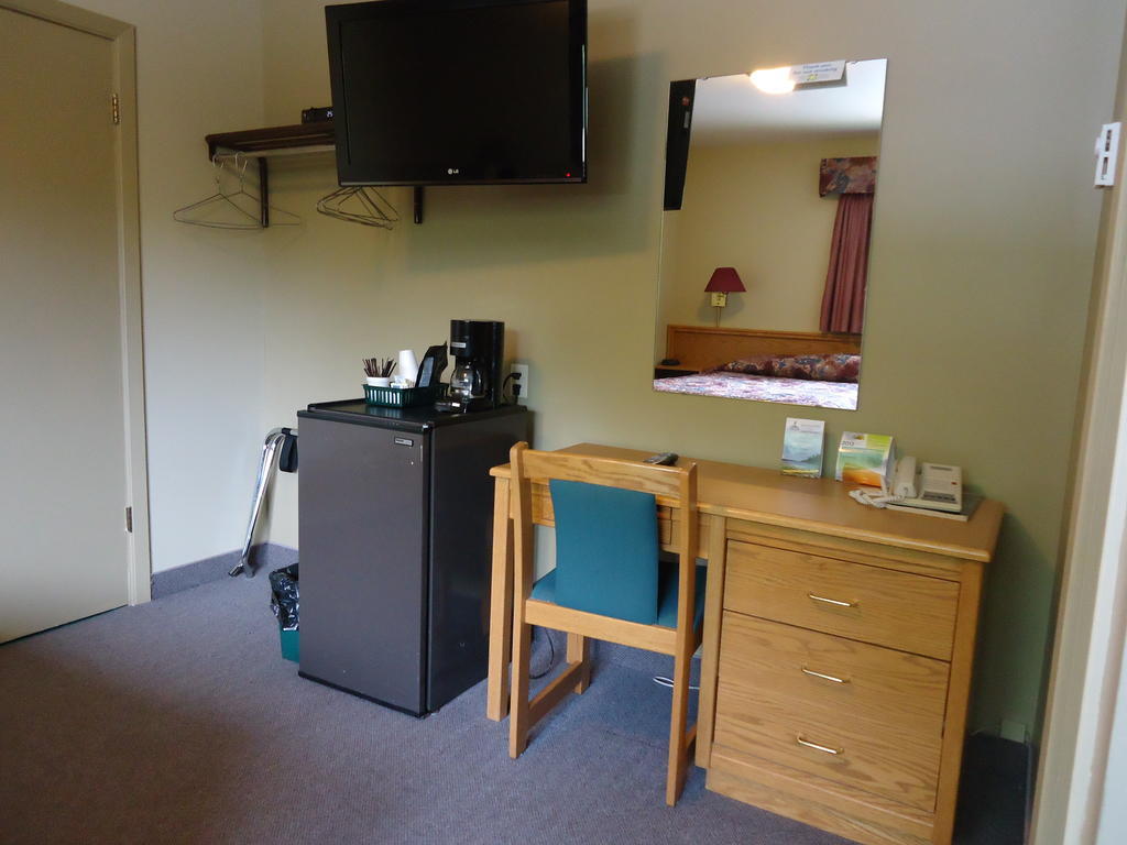 Lake-Vu Motel Kenora Phòng bức ảnh