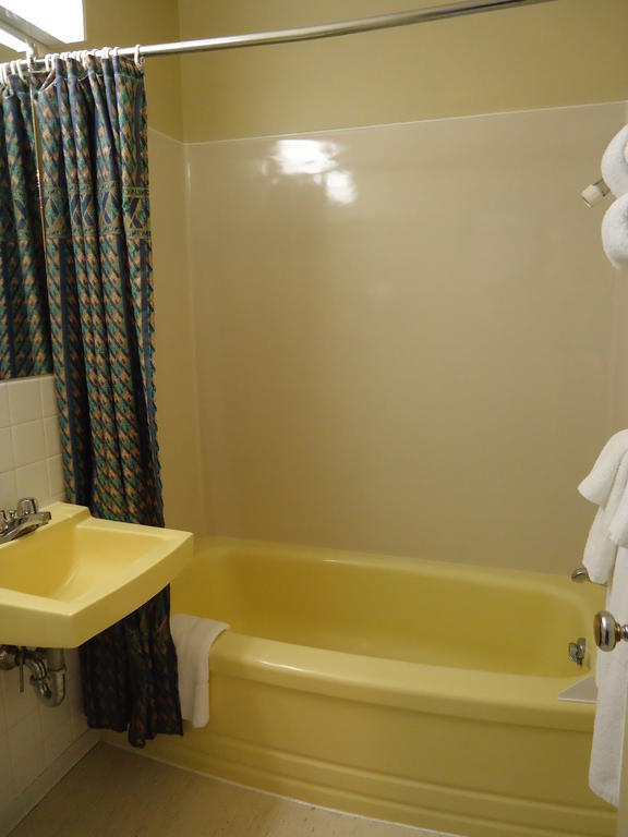 Lake-Vu Motel Kenora Phòng bức ảnh
