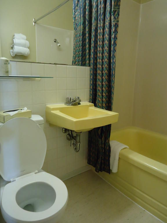 Lake-Vu Motel Kenora Phòng bức ảnh